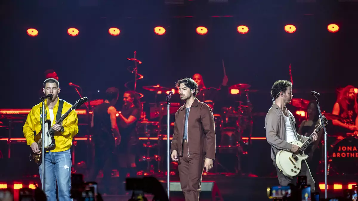 Jonas Brothers sing One Direction's 'Night Changes' after Liam Payne's death